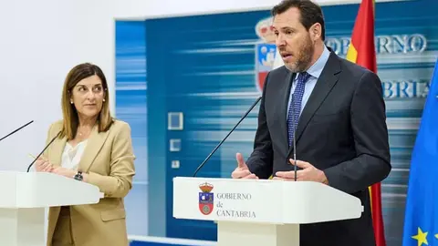 Mar&iacute;a Jos&eacute; S&aacute;enz de Buruaga y &Oacute;scar Puente se han reunido este lunes