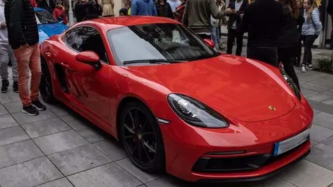 Vehículos deportivos recorrerán Cantabria en '942 Gran Turismo' con final en Torrelavega