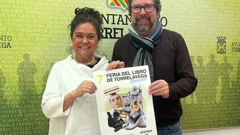 La concejala de Cultura, Esther V&eacute;lez, y el coordinador de 'Libreando', Carlos Alcorta