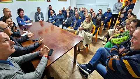 Un momento de la reuni&oacute;n del Comit&eacute; del PRC en la comarca del Besaya.