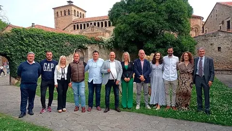 Imagen de la constituci&oacute;n de la Corporaci&oacute;n en Santillana del Mar, en junio de 2023.