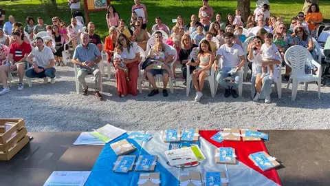 La alcaldesa de Polanco, Rosa D&iacute;az, durante la entrega de las primeras ayudas a la natalidad en 2023