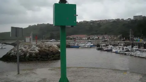 Vista general del puerto de Suances