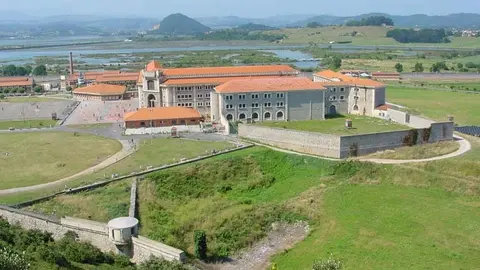 Penal El Dueso, Santo&ntilde;a