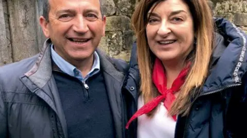 El nuevo alcalde de Molledo, el 'popular' Joaqu&iacute;n Villegas junto a Mar&iacute;a Jos&eacute; S&aacute;enz de Buruaga