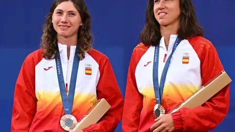 Cristina Bucsa con la medalla de bronce en  Par&iacute;s | Foto: Federaci&oacute;n Espa&ntilde;ola de Tenis