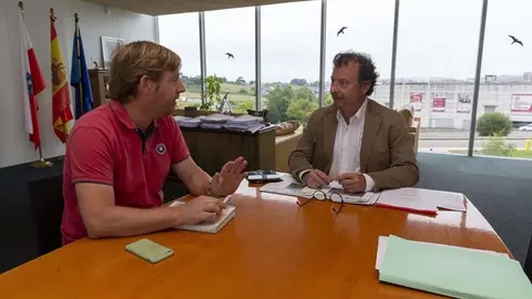 El Consejero De Desarrollo Rural, Ganader&iacute;a, Pesca Y Alimentaci&oacute;n, Pablo Palencia, Se Re&uacute;ne Con El Alcalde De Reoc&iacute;n, Pablo Diestro