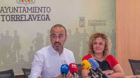 Javier L&oacute;pez Estrada y Patricia Portilla hacen balance de las fiestas de la Virgen Grande 2024