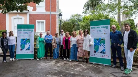 Foto de familia de la presentaci&oacute;n del desfile solidario contra el Bullying que se celebrar&aacute; en Polanco