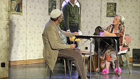 'La Vida por Delante' de Entrecajas Fusi&oacute;n Teatro