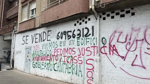 Edificio apuntalado en Coro Ronda Garcilaso, 6, en el Zapat&oacute;n | Foto: Radio Studio