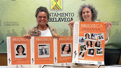 La concejala de Cultura, Esther V&eacute;lez, y Carmen Lamadrid, de La Columbeta, presentan 'La Biblioteca Humana' | Foto: Radio Studio