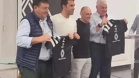 Presentaci&oacute;n de la escuela de f&uacute;tbol 'Munitis Lab' del ex jugador Pedro Munitis | Foto: Ayuntamiento