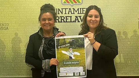 La concejala de Cultura, Esther V&eacute;lez, y Marina Ruiz, de Amalgama Teatral | Foto: Radio Studio