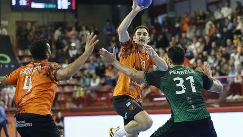 Prokop asiste a Marcio Silva | Foto: BM Torrelavega