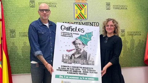 Luis del R&iacute;o y Patricia Portilla presentan el II Festival de T&iacute;teres de Torrelavega | Foto: Radio Studio