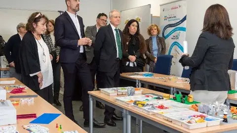 El consejero de Empleo, Eduardo Arasti, y el alcalde de Torrelavega, Javier L&oacute;pez Estrada, han inaugurado este mi&eacute;rcoles el nuevo centro | Foto: Gobierno