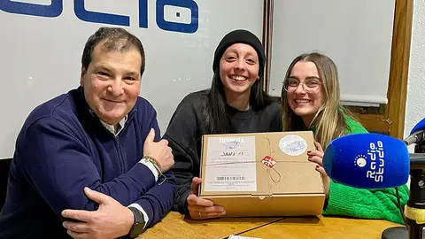 Mar&iacute;a Garc&iacute;a y Laura Ruiz, las dos j&oacute;venes emprendedoras de Torrelavega que han puesto en marcha la tienda online www.tierruta.es