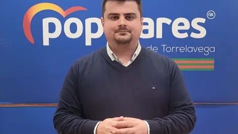 El portavoz de los 'populares de Torrelavega, Miguel &Aacute;ngel Vargas