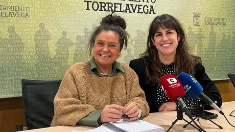 La concejal de Cultura, Esther V&eacute;lez, y la directora de la Orquesta Sinf&oacute;nica del Cant&aacute;brico, Paula Sumillero, han presentado el primer Concierto de A&ntilde;o Nuevo de Torrelavega | Foto: Radio Studio