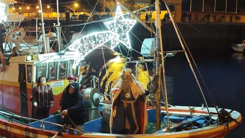 Llegada de Los Reyes en barco a Suances | Foto: Ayuntamiento