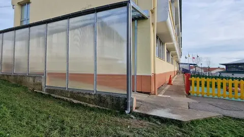 Aspecto de la cubierta del CEIP Portus Blendium tras su remodelaci&oacute;n | Foto: Ayuntamiento