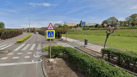 Torrelavega tiene prevista la construcci&oacute;n de cerca de 900 viviendas, 450 en una primera fase que ya est&aacute; en ejecuci&oacute;n | Foto: Google Maps