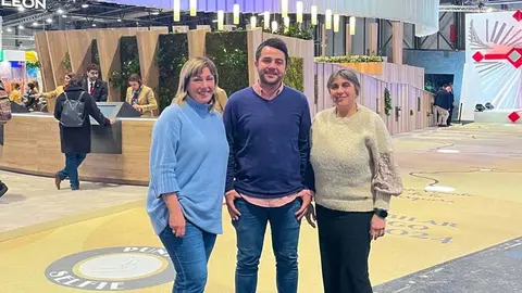 La alcaldesa y la concejal de Cultura en la feria Fitur del pasado a&ntilde;o | Foto: Ayuntamiento