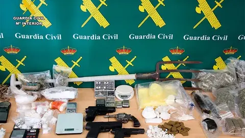 Parte de todo lo incautaci&oacute;n en la operaci&oacute;n.