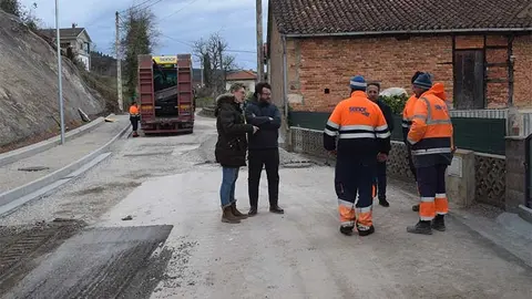 Visita a las obras en la 'carretera negra', que entran en su recta final.