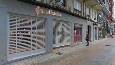 Local de Stradivarius en la calle Seraf&iacute;n Escalante | Foto: Google Maps