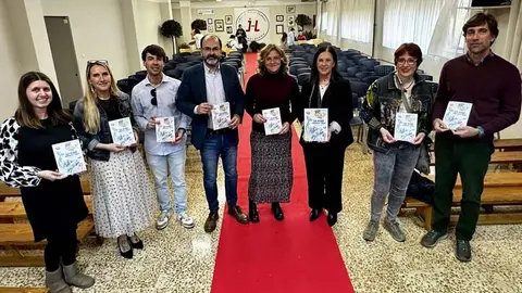 Presentaci&oacute;n del libro 'La mar empieza aqu&iacute;' del CEIP Jos&eacute; Luis Hidalgo | Foto: Ayuntamiento de Torrelavega