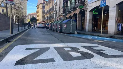 Acceso a la Zona de Bajas Emisiones (ZBE) en la zona de la Plaza Mayor | Foto: Radio Studio
