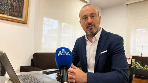 El alcalde de Torrelavega, Javier L&oacute;pez Estrada, ha anunciado a trav&eacute;s de sus RRSS su candidatura a suceder a Revilla