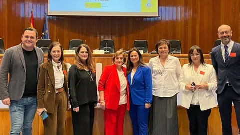 Acto de entrega de la condecoraci&oacute;n en el Ministerio de Sanidad | Foto: Gobierno de Cantabria