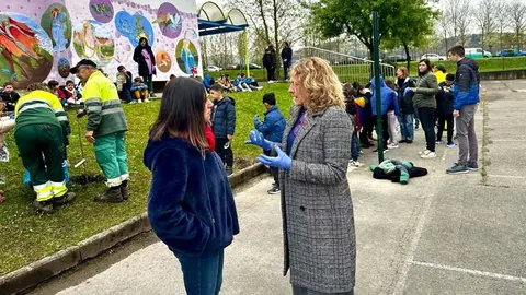 La concejala de Medio Ambiente, Patricia Portilla, ha asistido al inicio de la campa&ntilde;a de plantaci&oacute;n de &aacute;rboles frutales | Foto: Ayuntamiento