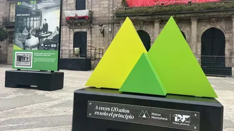 Inauguraci&oacute;n de la exposici&oacute;n por los 120 a&ntilde;os de Mutua Monta&ntilde;esa | Foto: Radio Studio