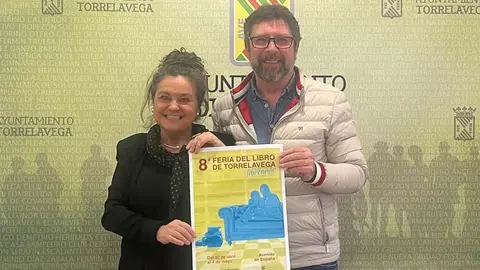 La concejala de Cultura, Esther Vélez, y el organizador de la Semana del Libro, Carlos Alcorta | Foto: Radio Studio