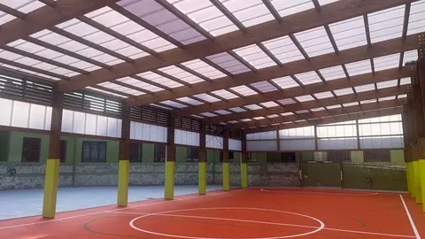 Nueva cubierta en el colegio Men&eacute;ndez Pelayo de Torrelavega | Foto: Radio Studio