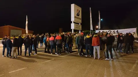 Imagen de la huelga del pasado 24 de abril en la planta de Bridgestone | Foto: Comit&eacute;