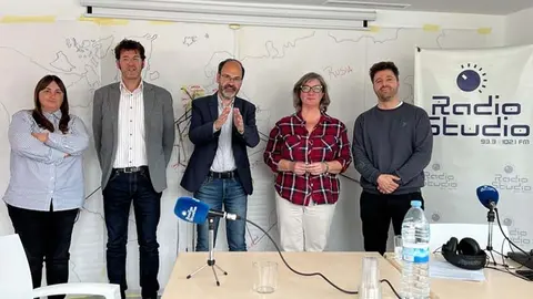 Foto de familia desde el Hogar del Transe&uacute;nte de Torrelavega