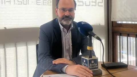 Jos&eacute; Luis Urraca en los micr&oacute;fonos de Radio Studio | Imagen de archivo