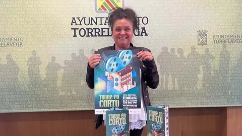 La concejala de Cultura presenta la XXVI edici&oacute;n de 'Torre en Corto' | Foto: Radio Studio