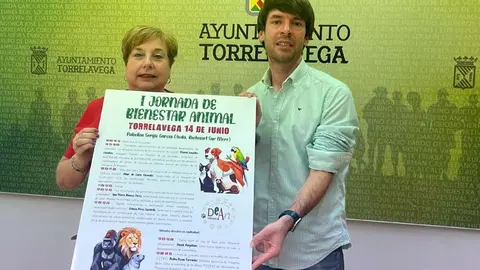 El concejal Borja Sainz y Victoria Cedr&uacute;n, de Federaci&oacute;n DEAN | Foto: Radio Studio
