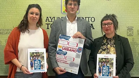 El concejal de Bienestar Social, Alberto Rubio, acompa&ntilde;ado por la directora territorial auton&oacute;mica de la Fundaci&oacute;n Amig&oacute;, Blanca D&iacute;ez Crespo, y por Lara S&aacute;nchez | Foto: Radio Studio