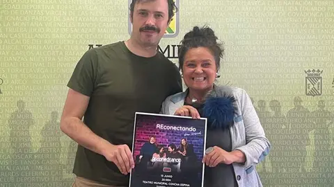 sther V&eacute;lez, y el productor Adri&aacute;n Alonso, han presentado la III edici&oacute;n del musical &lsquo;Reconectando&rsquo; | Foto: Radio Studio