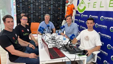 Studio Deportivo desde la tienda de Cantabria Telecom en Torrelavega, en la calle Seraf&iacute;n Escalante