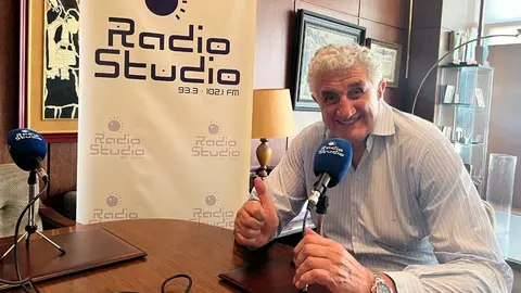 El ex jugador de baloncesto, Fernando Romay, ha ofrecido una ponencia en la Feria