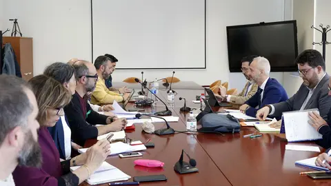 Imagen de archivo de una reuni&oacute;n entre Consejer&iacute;a y Junta Docente | Foto: Gobierno