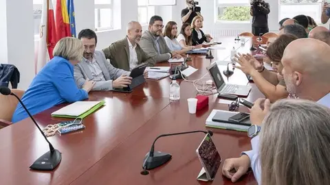 Reuni&oacute;n de la Consejer&iacute;a de Educaci&oacute;n y la Junta Personal Docente | Foto: Gobierno